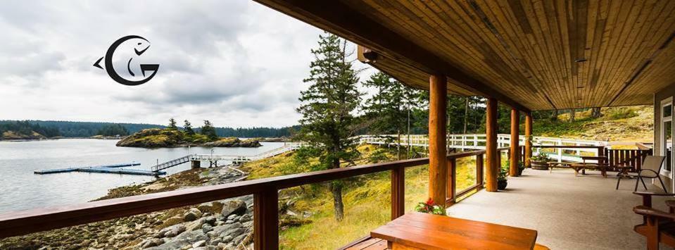 Gowlland Harbour Resort Heriot Bay Exteriör bild