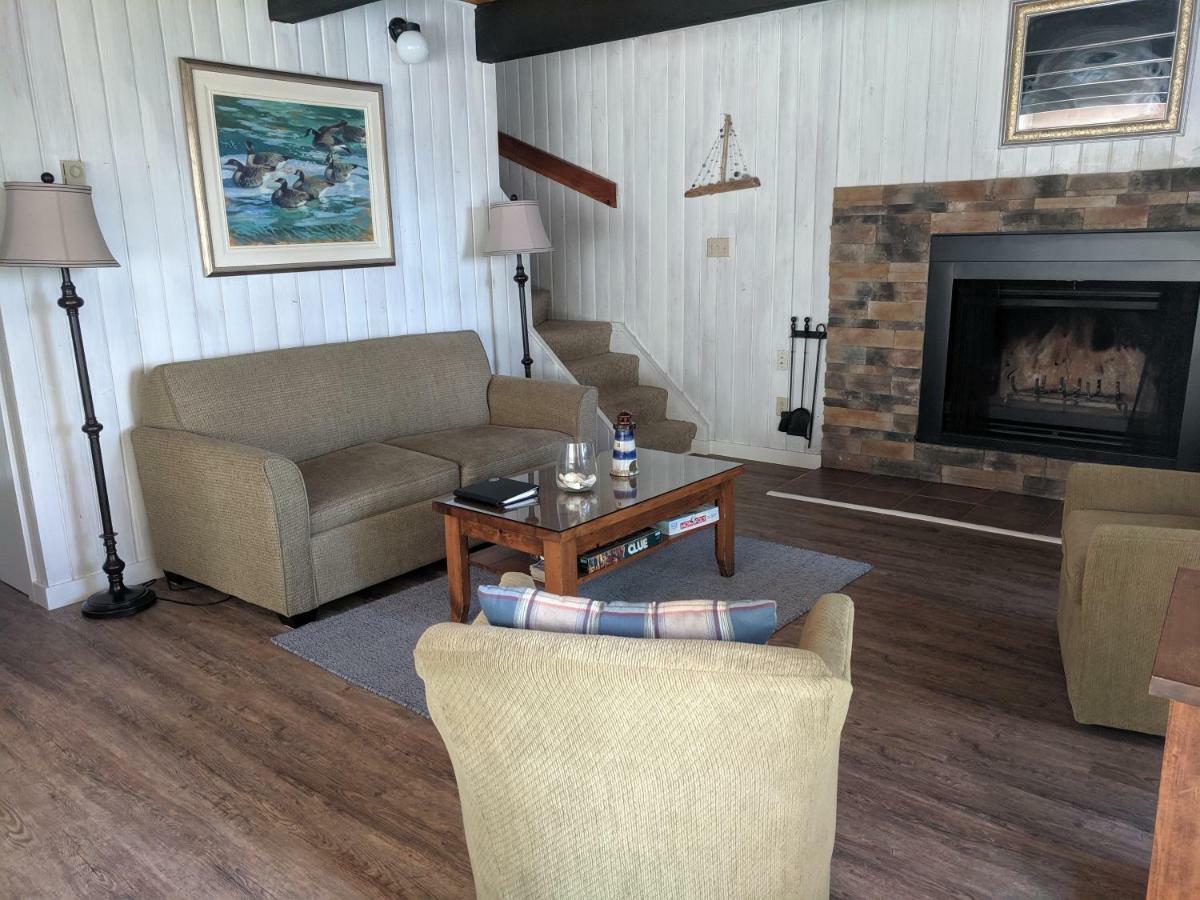 Gowlland Harbour Resort Heriot Bay Exteriör bild