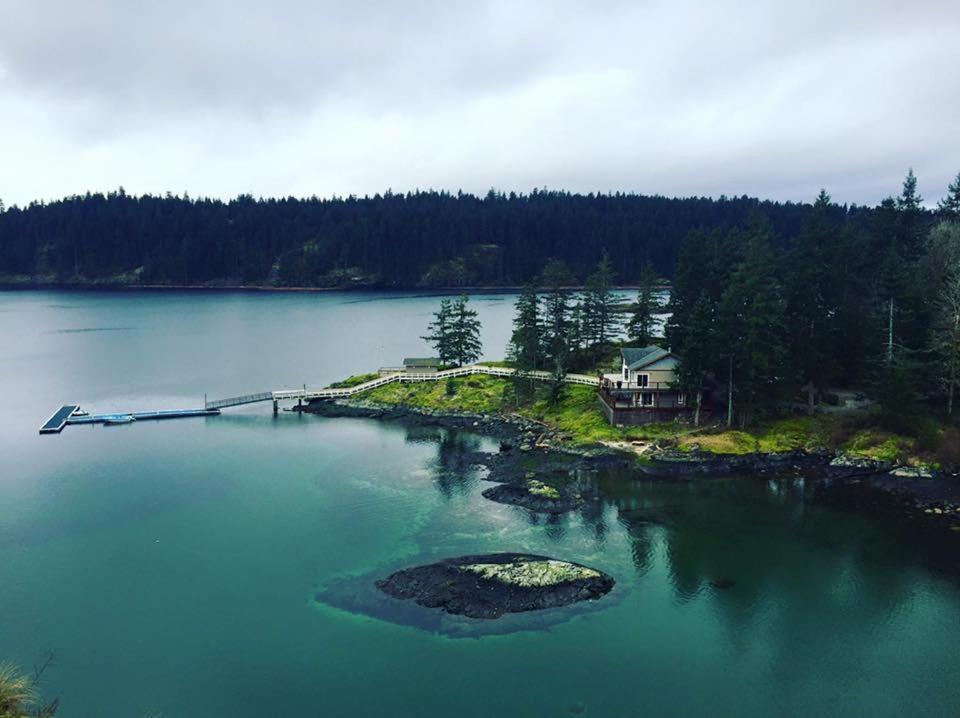 Gowlland Harbour Resort Heriot Bay Exteriör bild
